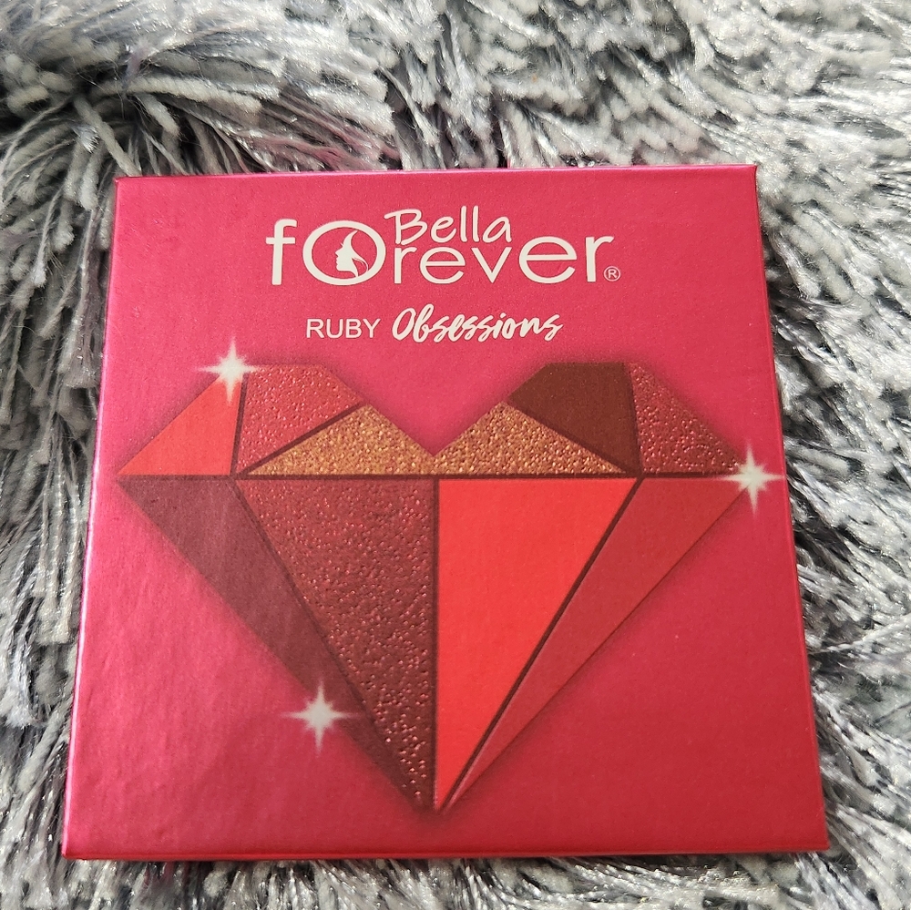 Bella Forever Ruby Obsessions Eyeshadow Palette